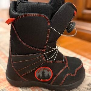 Burton Youth Snowboard Boots Size 5